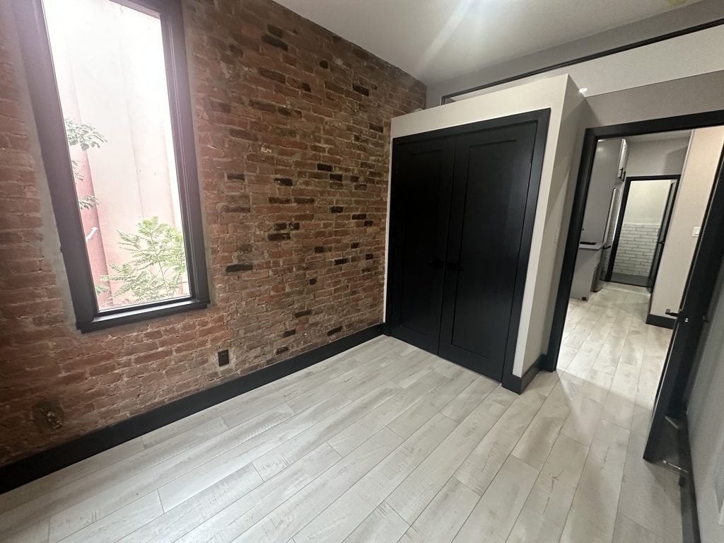 2154 2nd Avenue - Photo 3