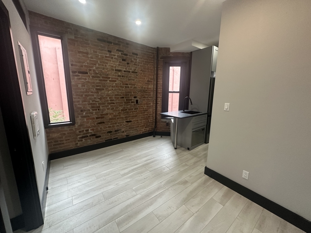 2154 2nd Avenue - Photo 5