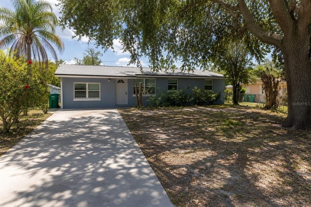 217 Betty Avenue S - Photo 0