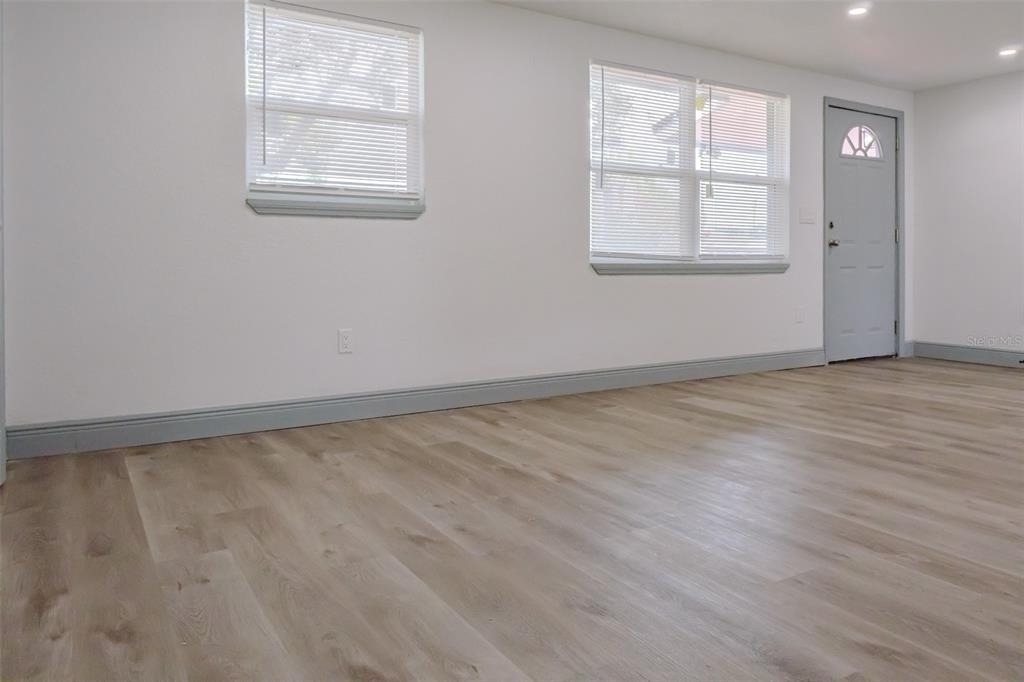 217 Betty Avenue S - Photo 21