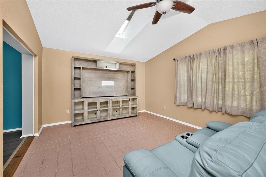 18407 Avon Avenue - Photo 30