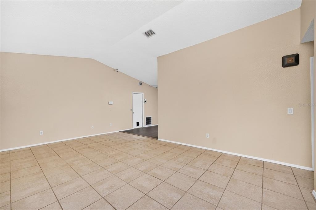 18407 Avon Avenue - Photo 8