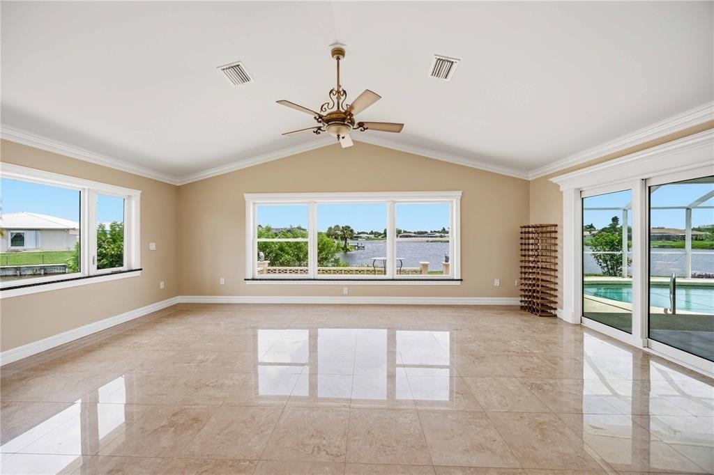 1714 Claw Court - Photo 3