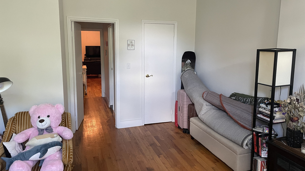 828 Halsey St - Photo 3