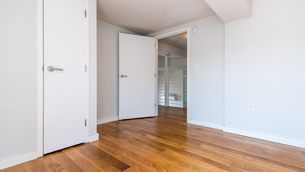 100 Dupont St - Photo 4