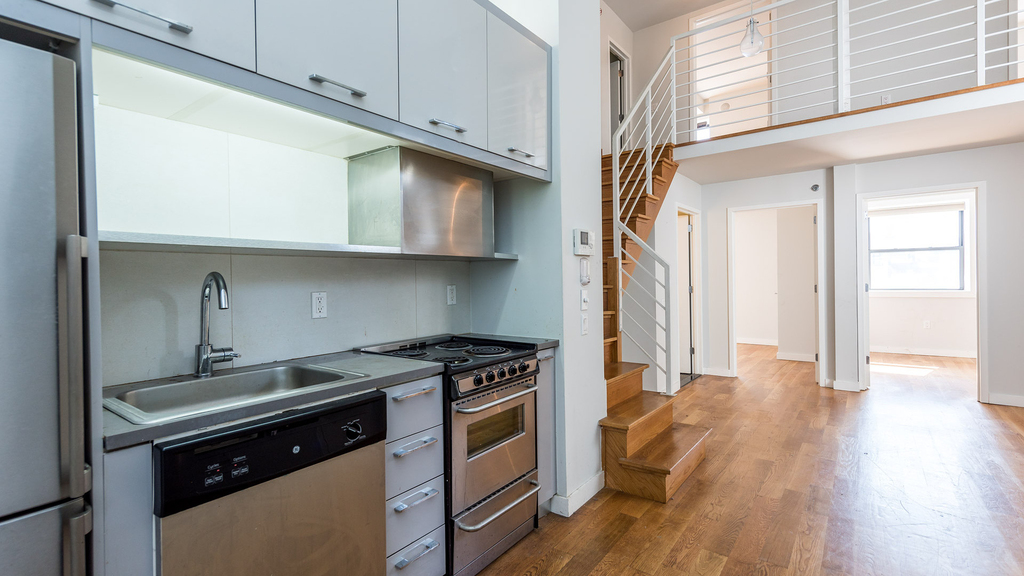100 Dupont St - Photo 11