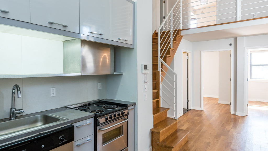 100 Dupont St - Photo 9