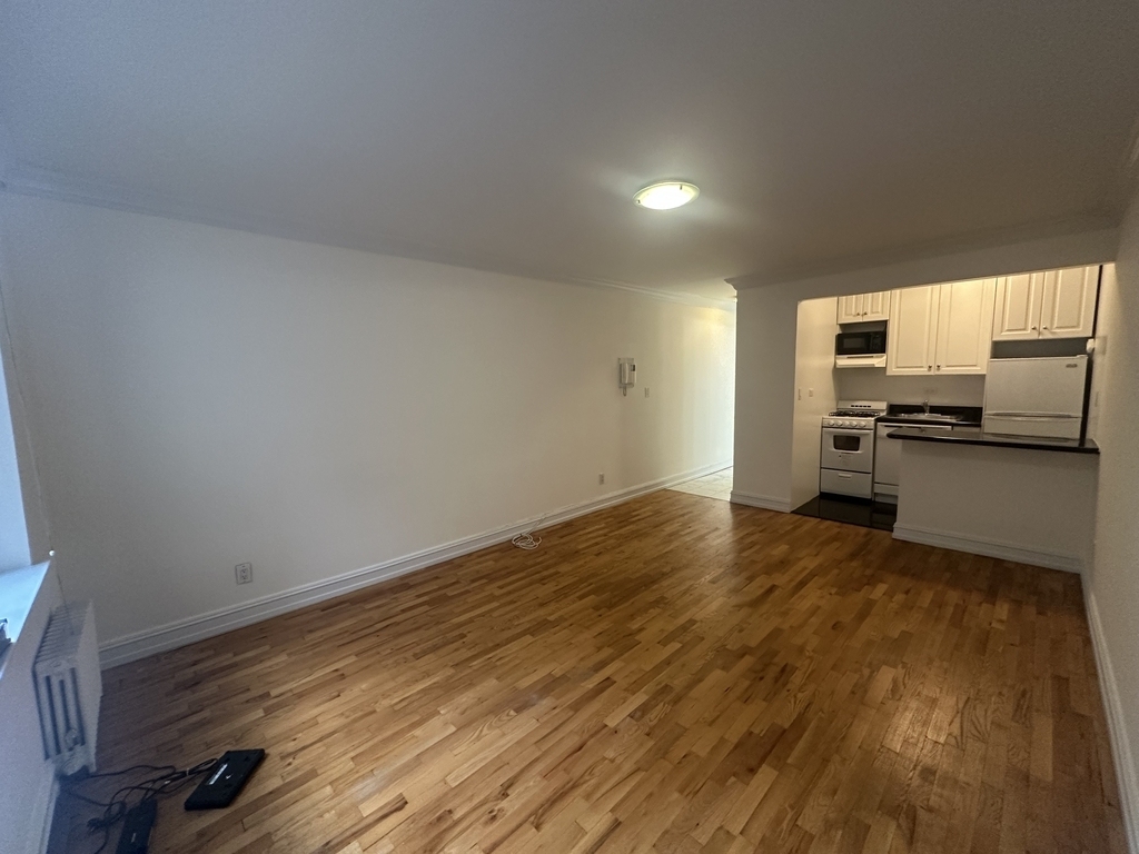 1661 York Avenue - Photo 1
