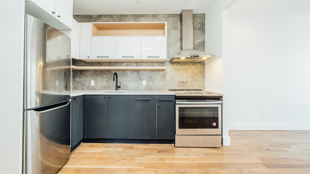 916 Bergen St - Photo 13