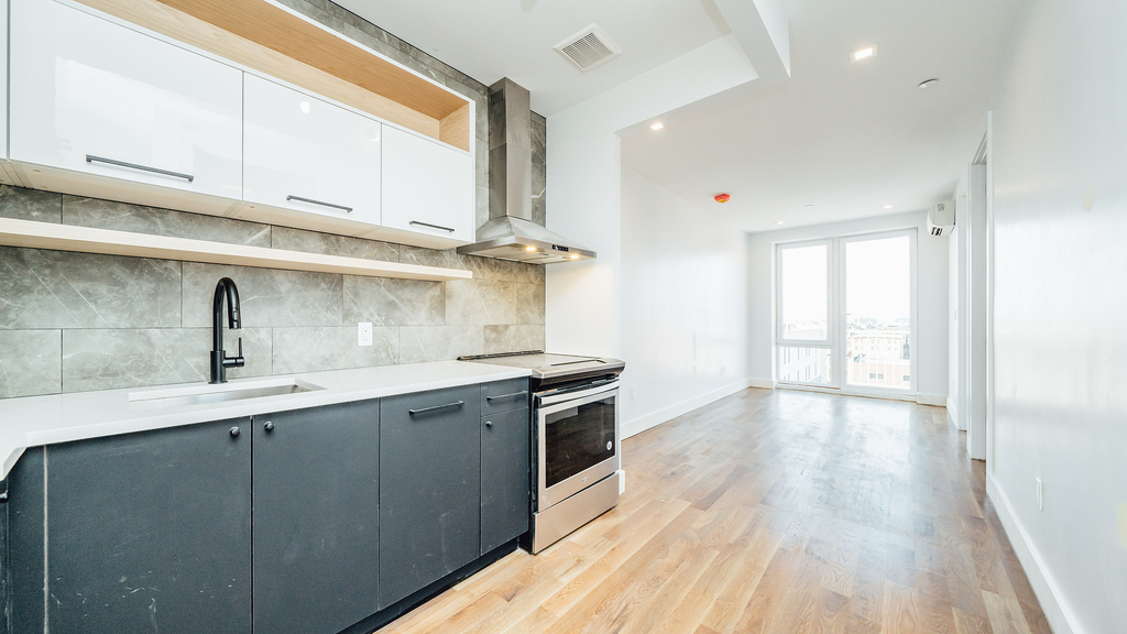 916 Bergen St - Photo 16