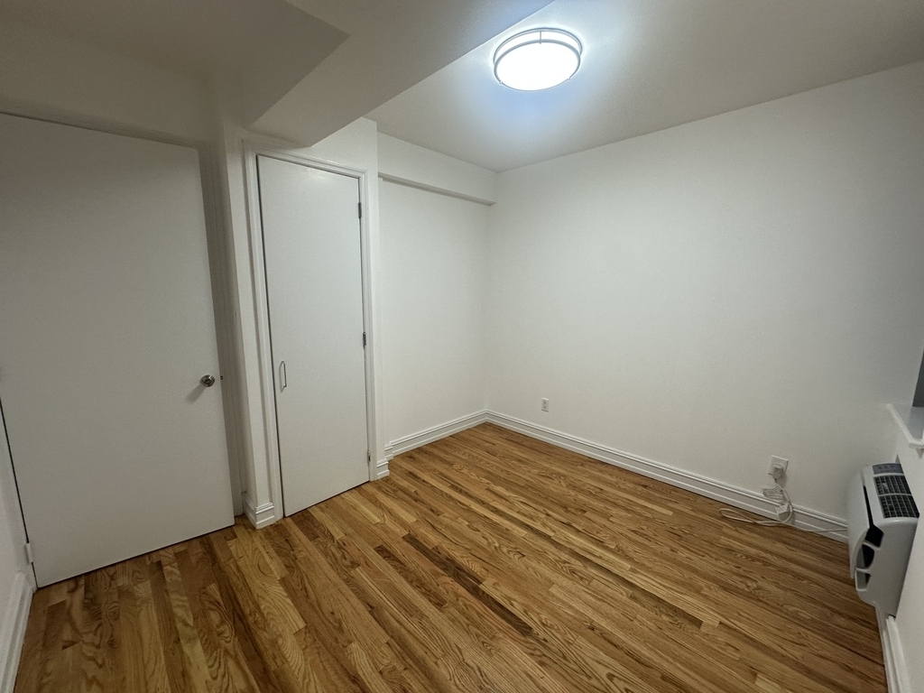 440 East 78th Street - Photo 4