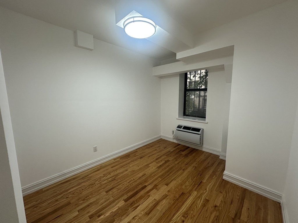 440 East 78th Street - Photo 5