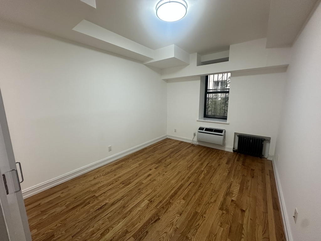 440 East 78th Street - Photo 8