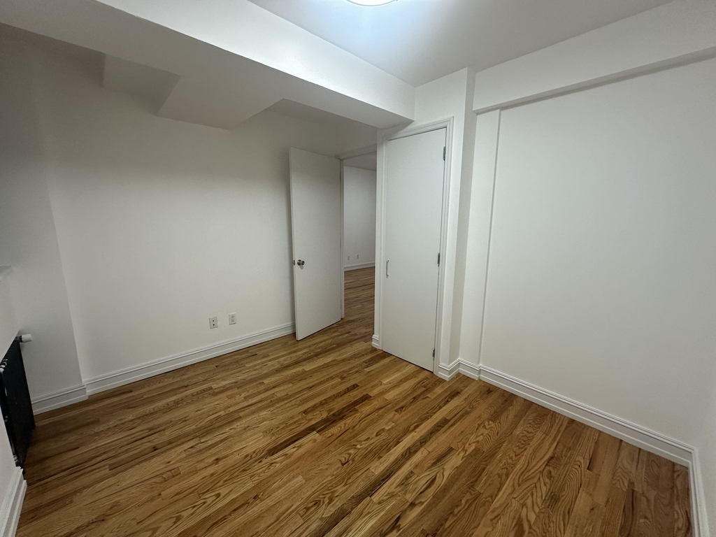 440 East 78th Street - Photo 2