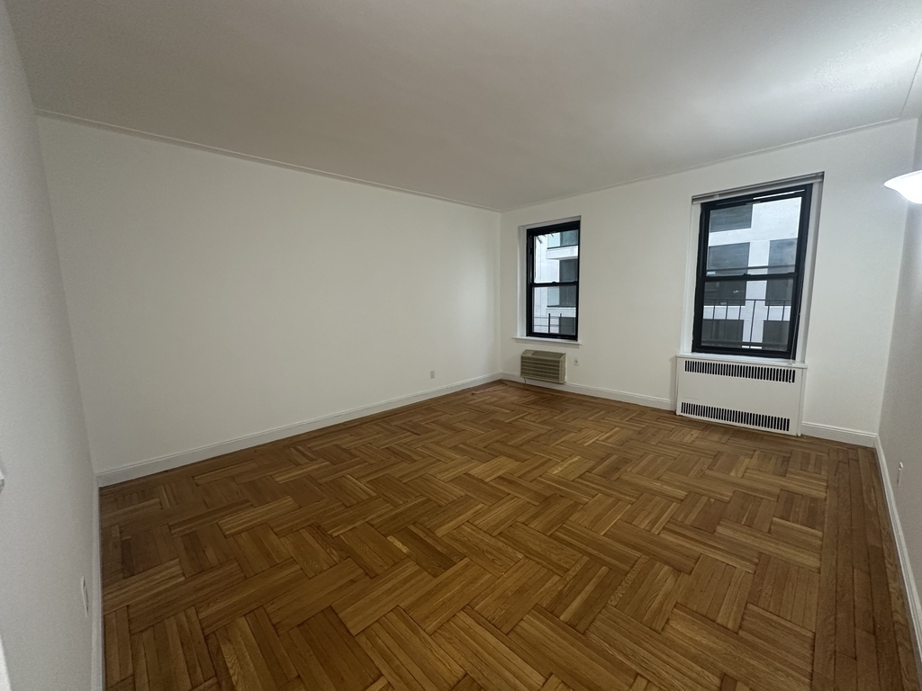 440 East 78th Street - Photo 2