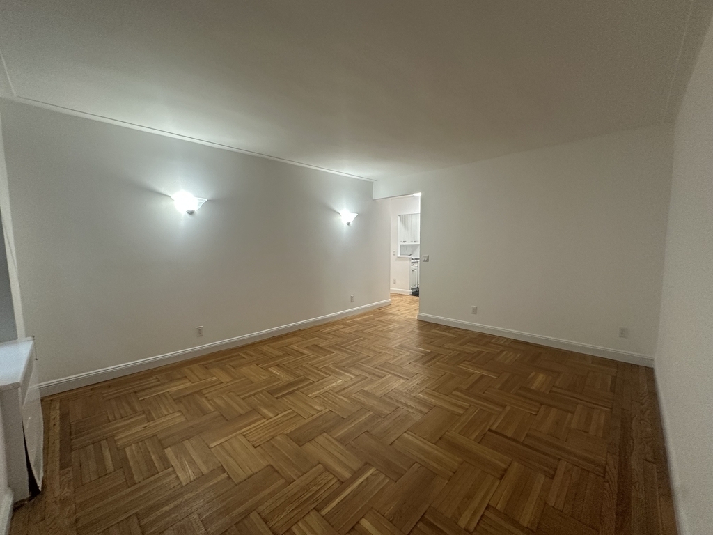 440 East 78th Street - Photo 3