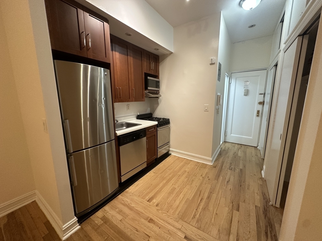 226 East 74th Street - Photo 6