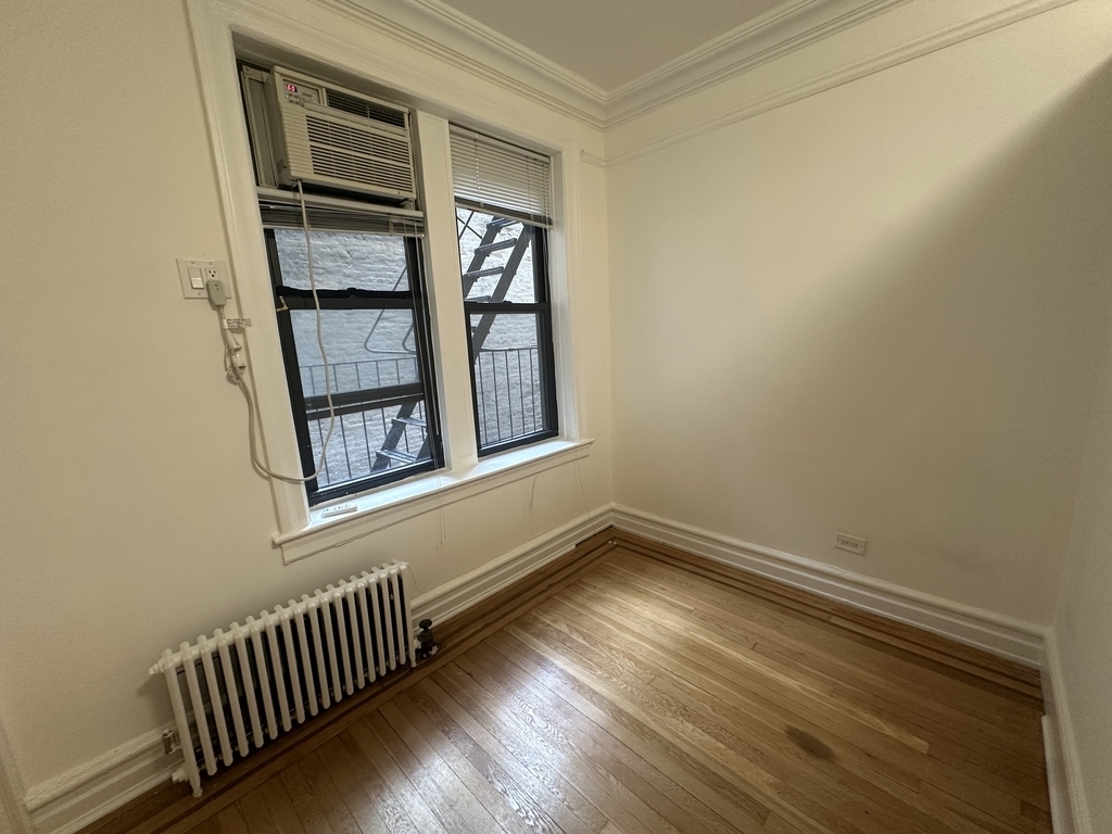 214 East 51st Street - Photo 3