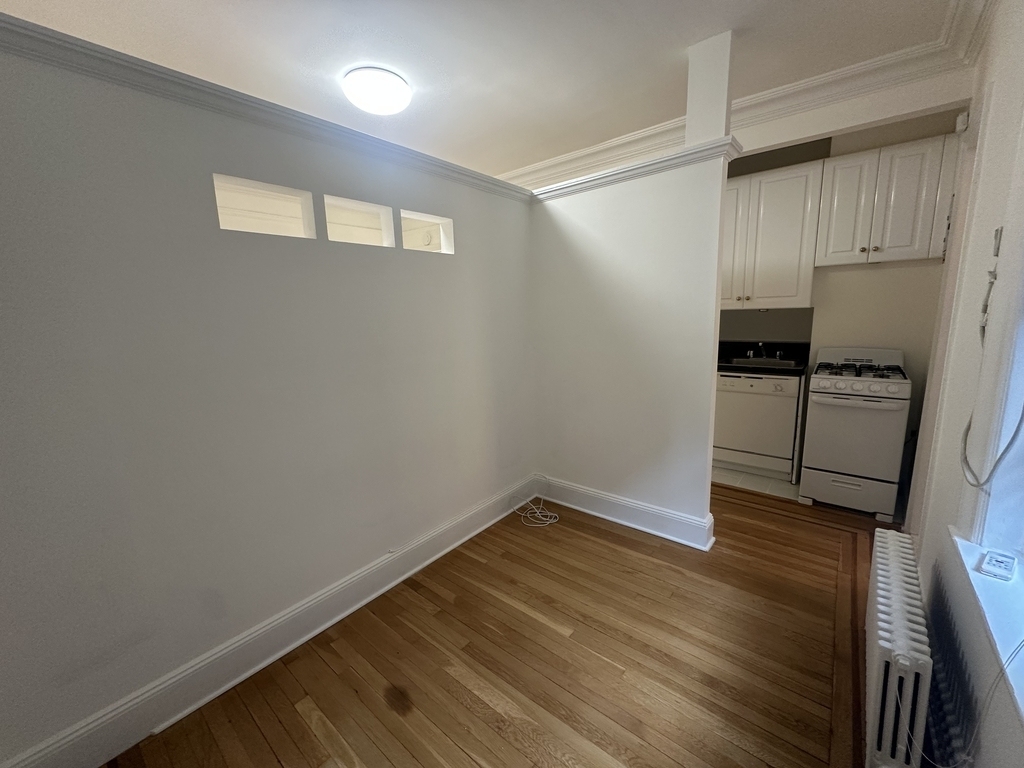 214 East 51st Street - Photo 2