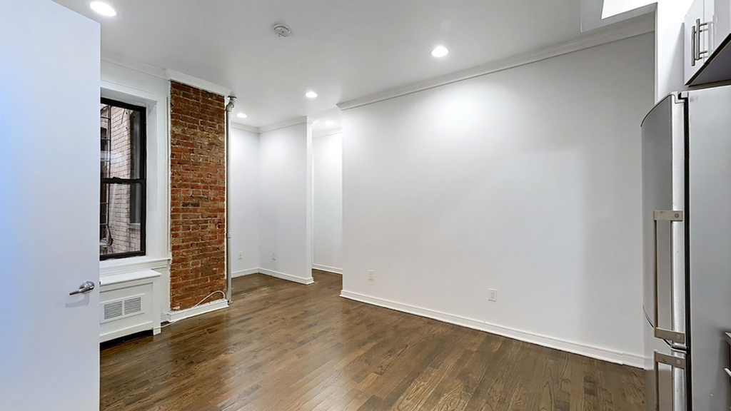 410 Eastern Pkwy - Photo 1