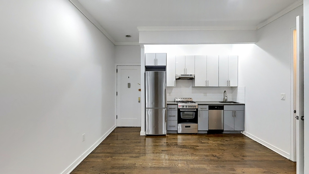 410 Eastern Pkwy - Photo 0