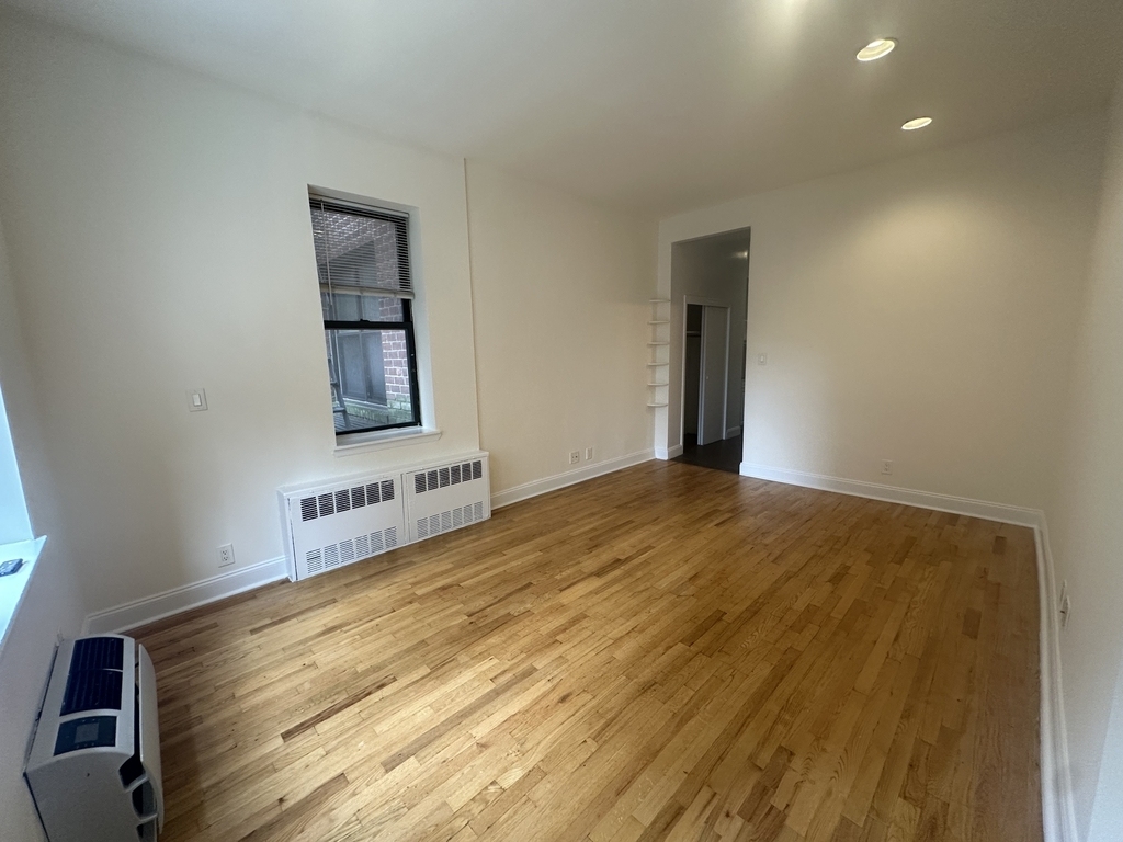 225 East 10th Street - Photo 1