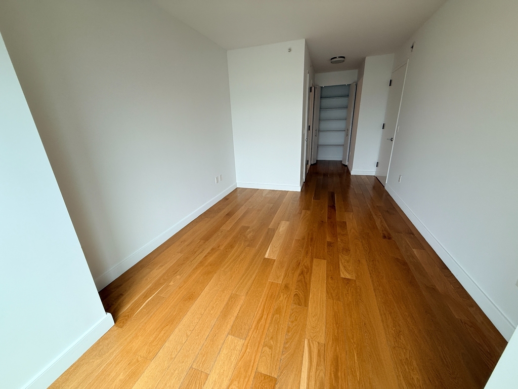 57th St & 11th Ave - Photo 10