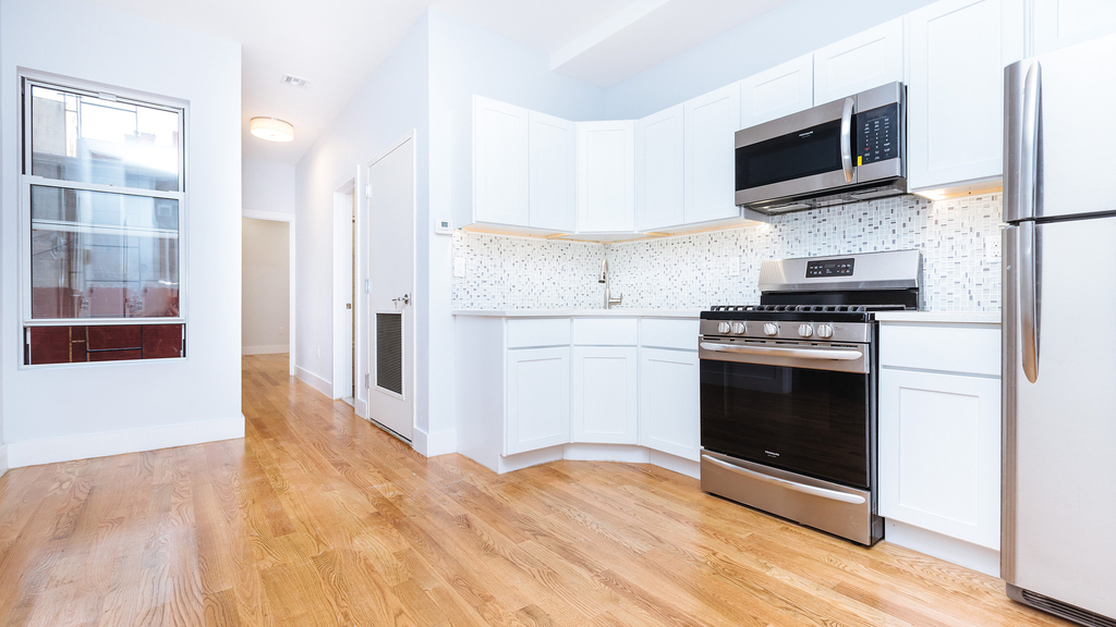128 India St - Photo 0