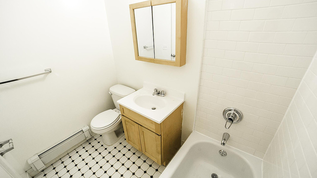 288 Troutman St - Photo 4