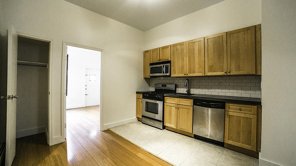 288 Troutman St - Photo 7