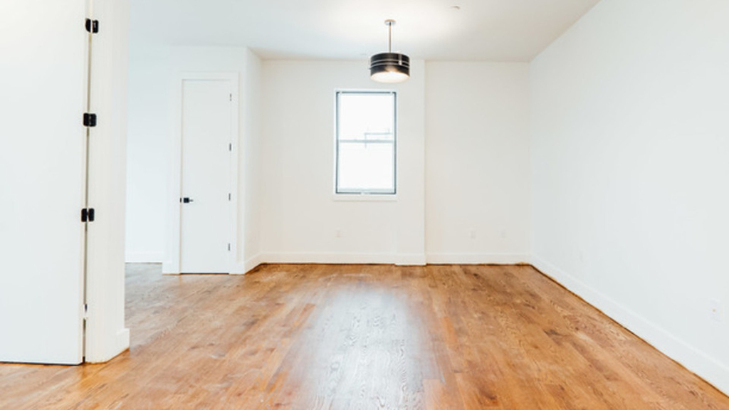 67 Stanhope St - Photo 4