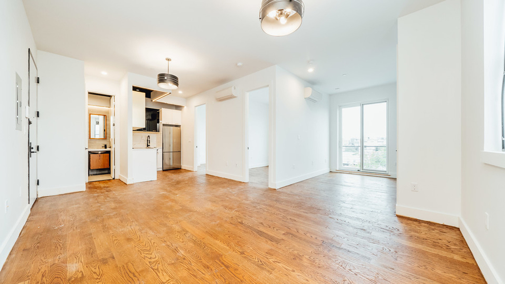 67 Stanhope St - Photo 1
