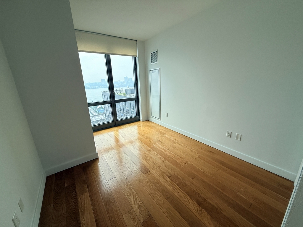  57th St & 11th Ave - Photo 3