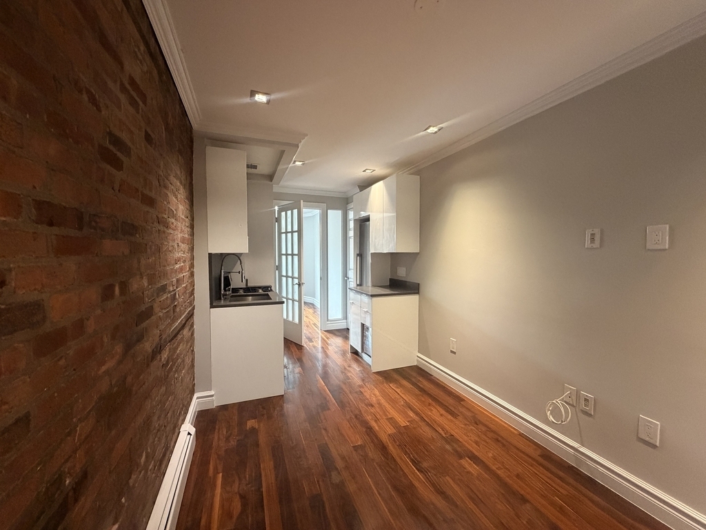 124 Ridge Street - Photo 0