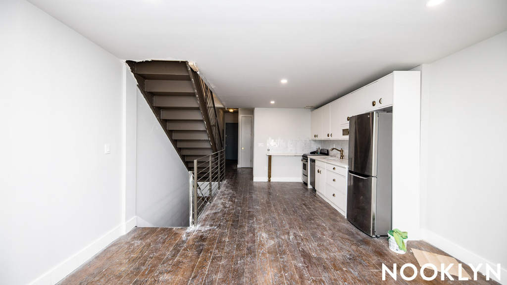 489 Washington Ave - Photo 5