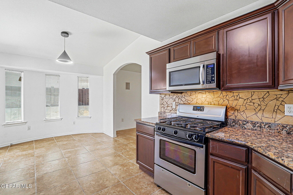 14214 Silver Point Avenue - Photo 9