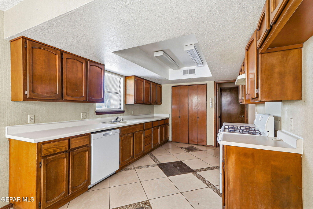 744 Cresta Mira Drive - Photo 14