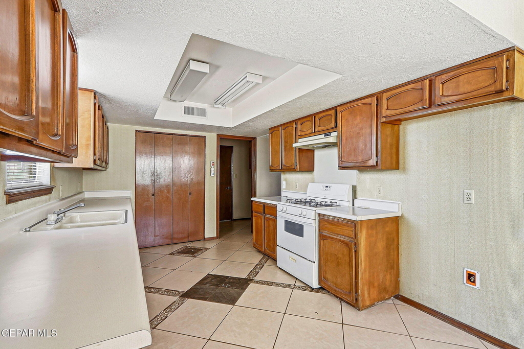 744 Cresta Mira Drive - Photo 12