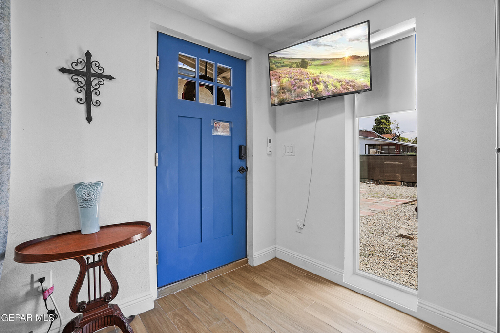 2718 Silver Avenue - Photo 3