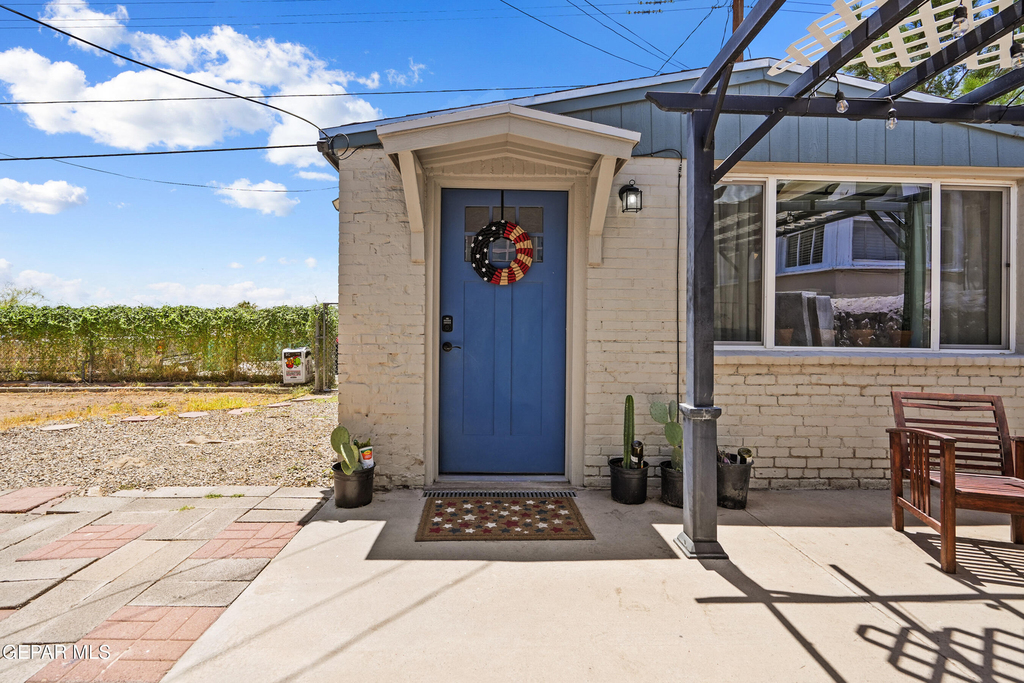 2718 Silver Avenue - Photo 2