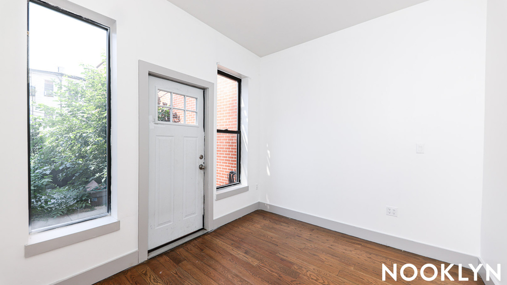243 Harman St - Photo 8