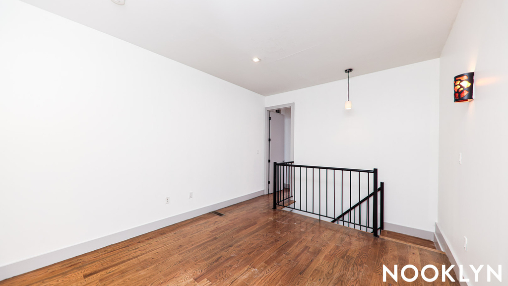 243 Harman St - Photo 5