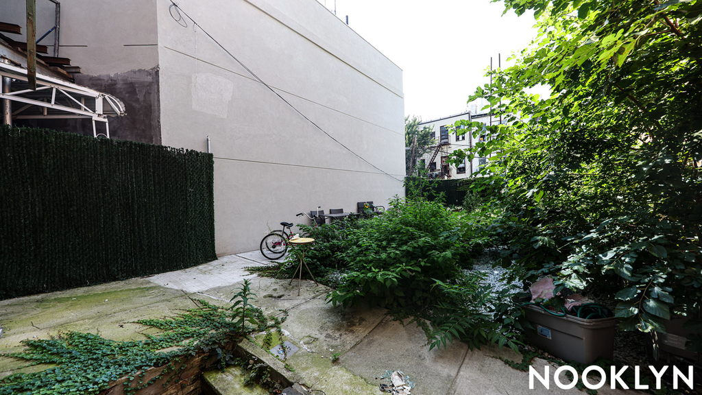 243 Harman St - Photo 16