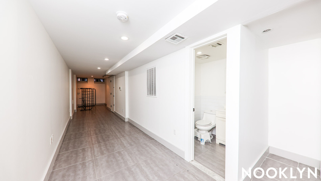 243 Harman St - Photo 12