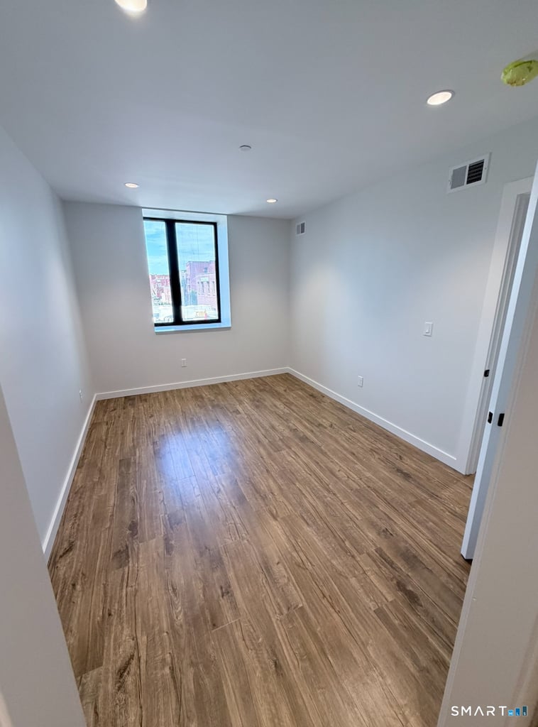 345 Main Street - Photo 7
