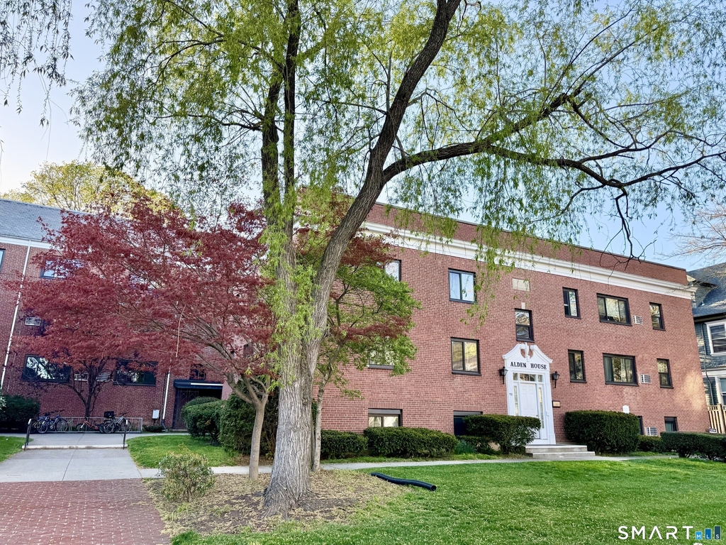 570 Whitney Avenue - Photo 0