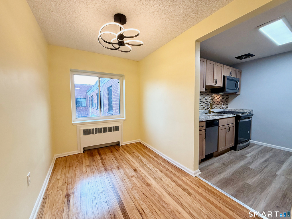 570 Whitney Avenue - Photo 3