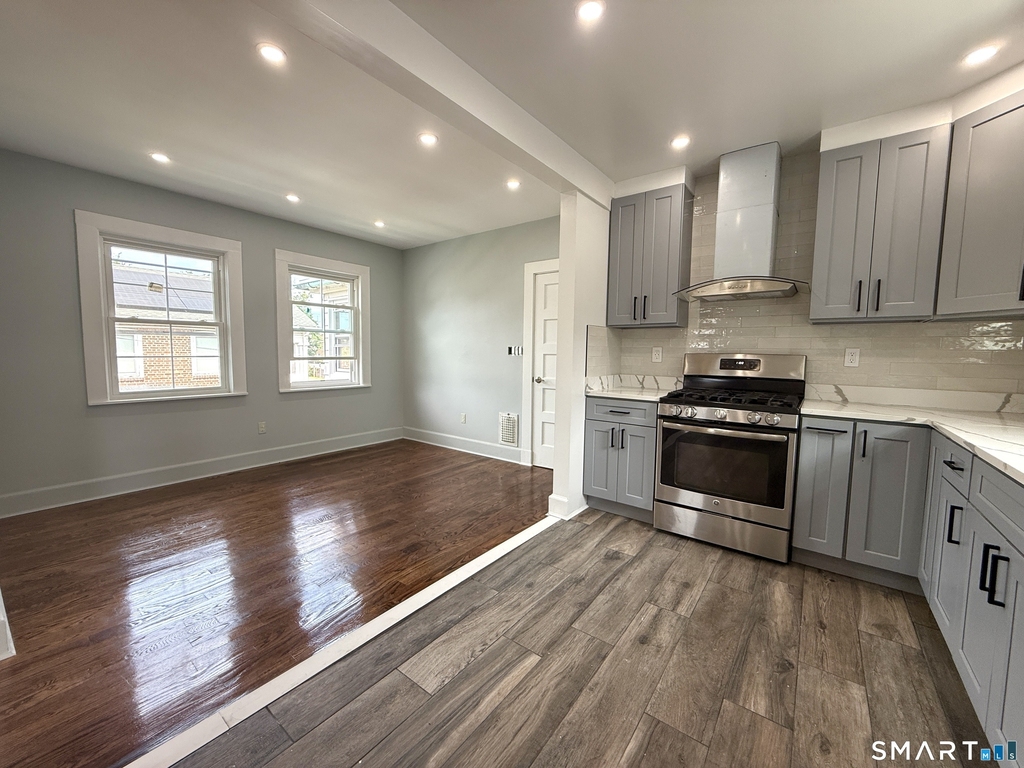 32 Hadley Street - Photo 1