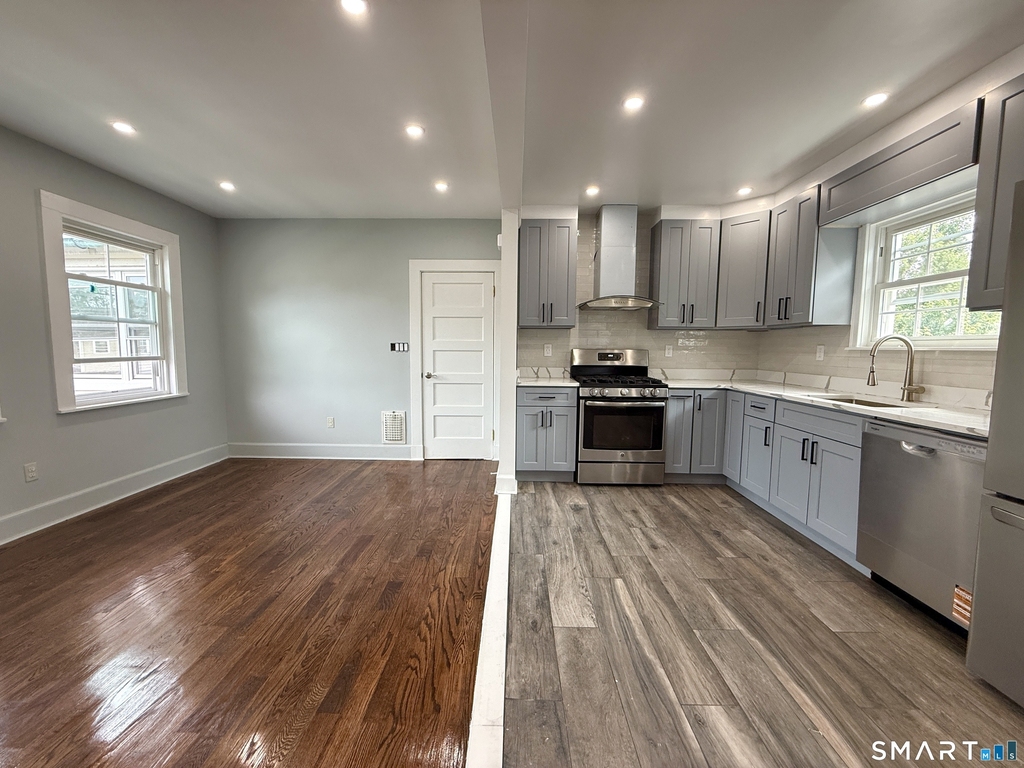 32 Hadley Street - Photo 0