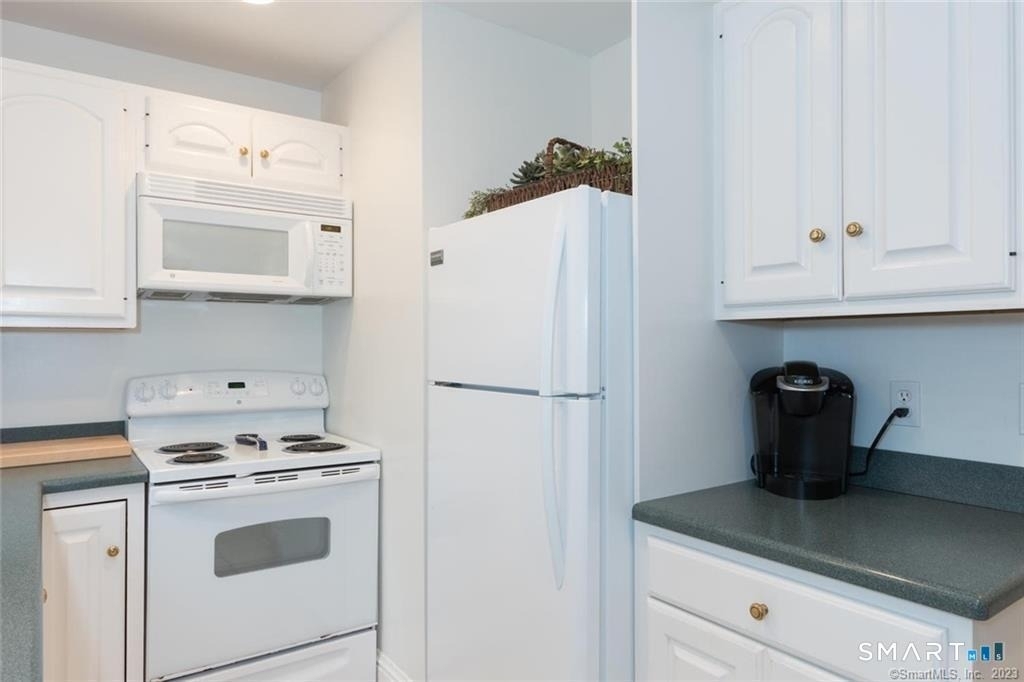 74 Grove Street - Photo 8